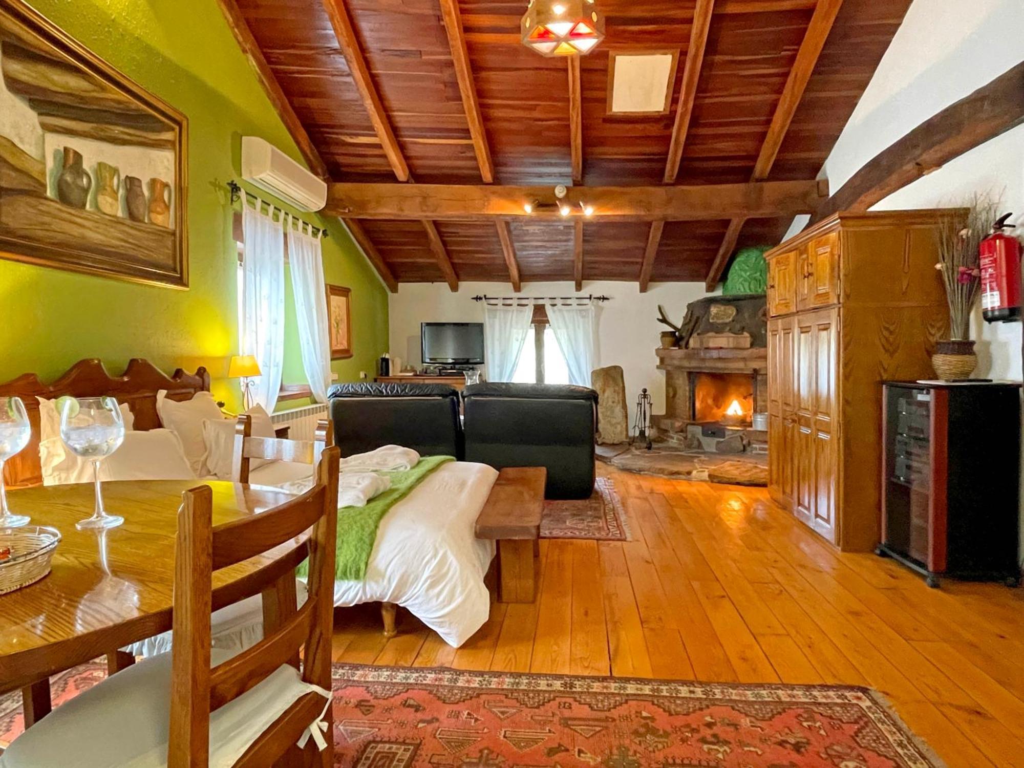 Hotel Peruskenea Jaunsaras Esterno foto
