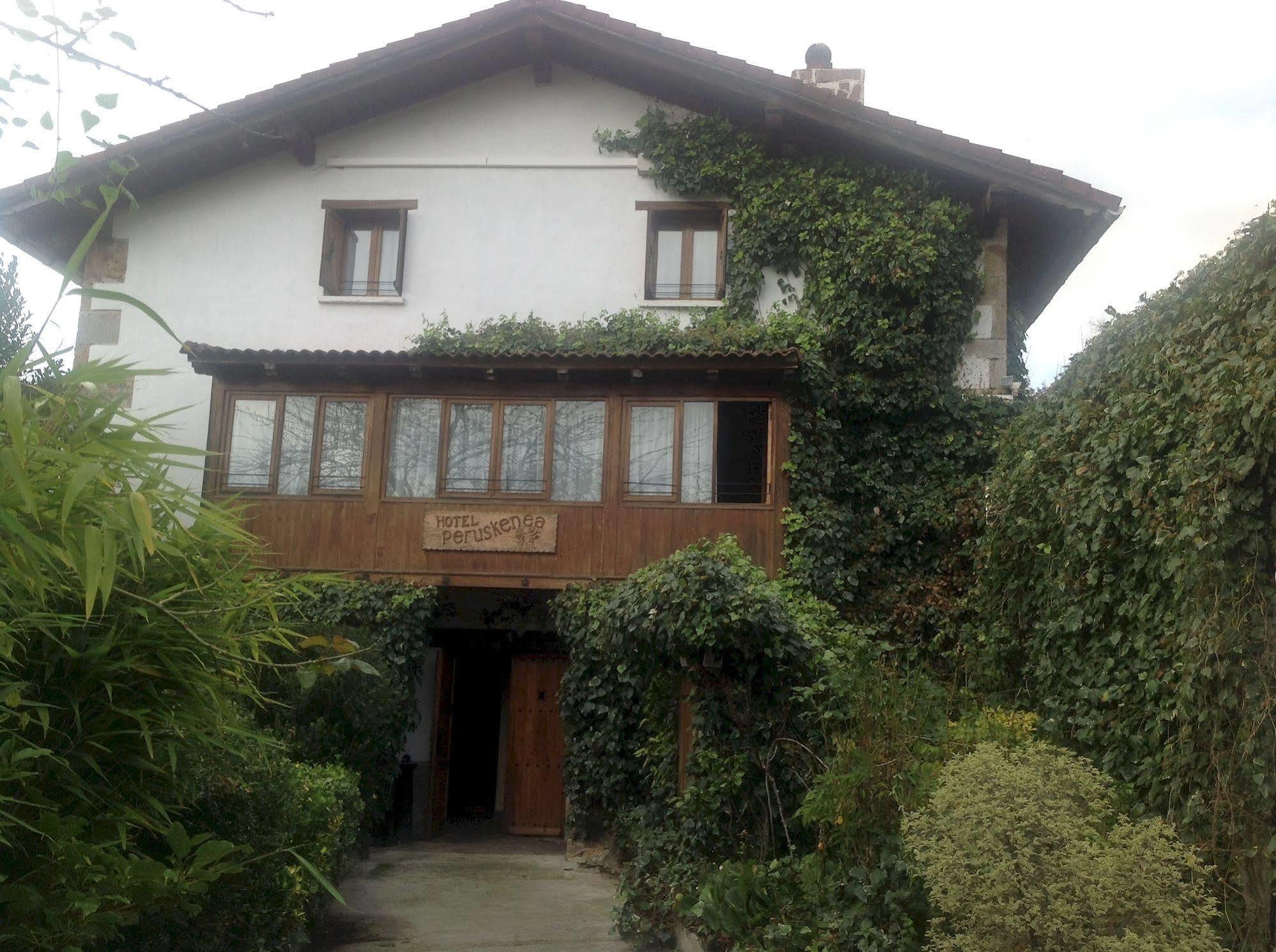 Hotel Peruskenea Jaunsaras Esterno foto